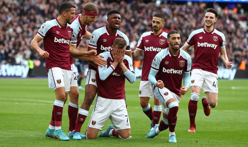 德甲身价前二十球员：维尔茨1.4亿欧元居首，凯